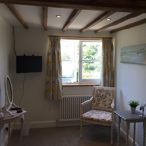 Deluxe Double Room Shower